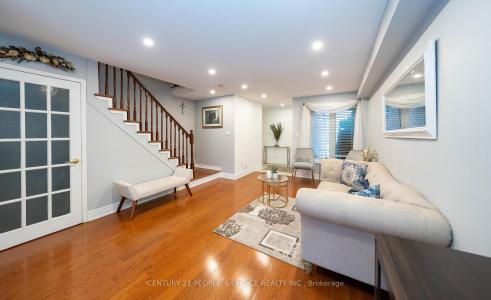 12 CAMERON GLEN BOULEVARD, Toronto, Ontario M1C 5A7, Canada