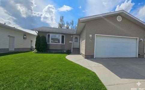31 GARRY PLACE, Yorkton, Saskatchewan S3N 4A6, Canada