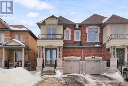 622 SWEETWATER CRESCENT, Newmarket (glenway Estates), Ontario L3X 0H5, Canada