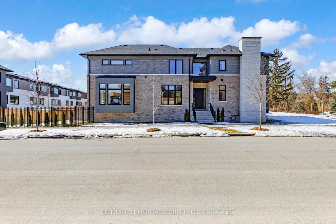 251 OXFORD STREET, Richmond Hill, Ontario L4C 7V7, Canada