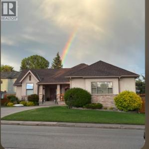 222 ROSS AVENUE, Cochrane, Alberta T4C 1Z3, Canada