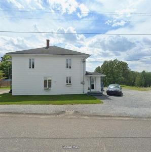 21  Rue des Pins O., Rivière-Bleue, Quebec G0L 2B0, Canada