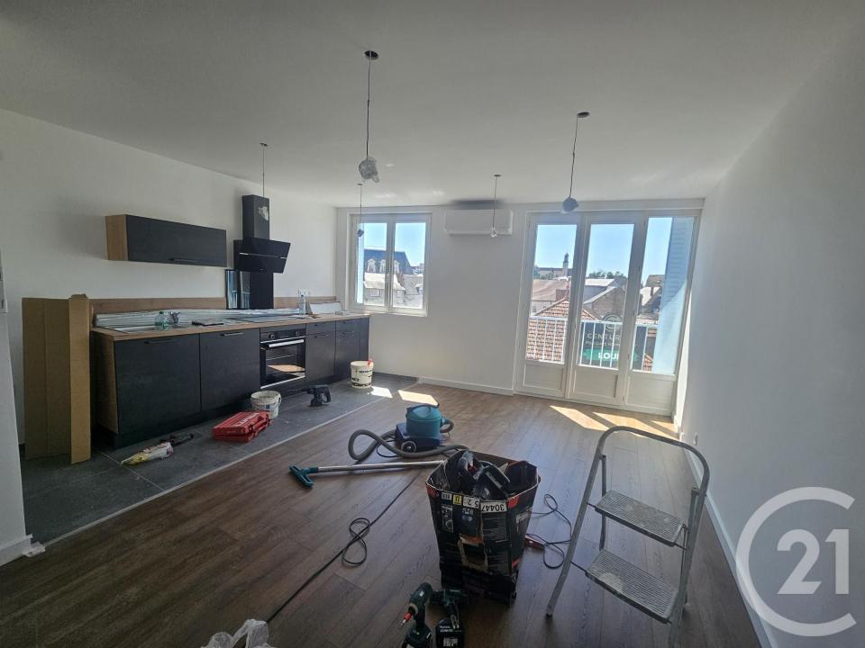 Montlucon, Alvernia 03100, Francia