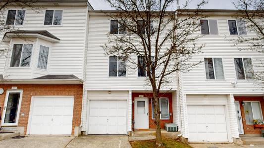 32 Aspen Knolls Way, Staten Island, NY 10312, USA