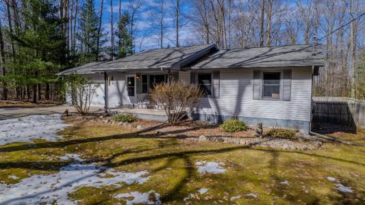 300 Crestview Road, Houghton Lake, Michigan 48629, USA