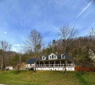 1082 Caudill Fork, Staffordsville, Kentucky 41256, USA