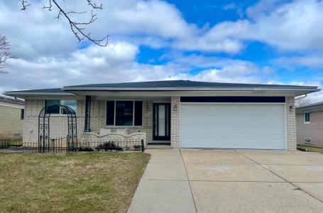 3623 Tracy, Sterling Heights, Michigan 48310, USA