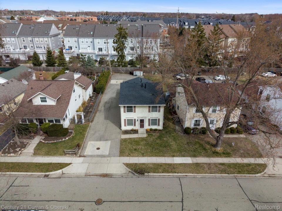 346 Roe Street, Plymouth, Michigan 48170, USA