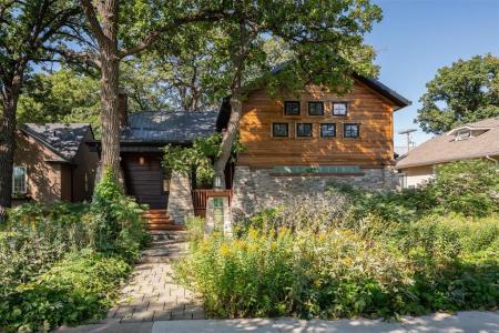 1493 WELLINGTON CRESCENT SOUTH, Winnipeg, Manitoba R3N 0B6, Canada