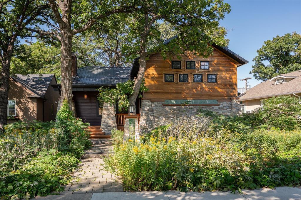 1493 WELLINGTON CRESCENT SOUTH, Winnipeg, Manitoba R3N 0B6, Canada