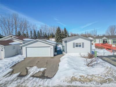10 MOCKINGBIRD DRIVE, Brandon, Manitoba R7C 1B2, Kanada