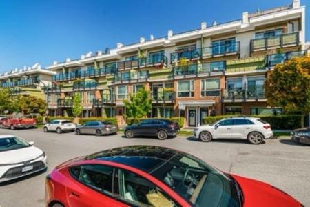 728 14TH AVENUE, North Vancouver, Британская Колумбия V7M 0A8, Канада
