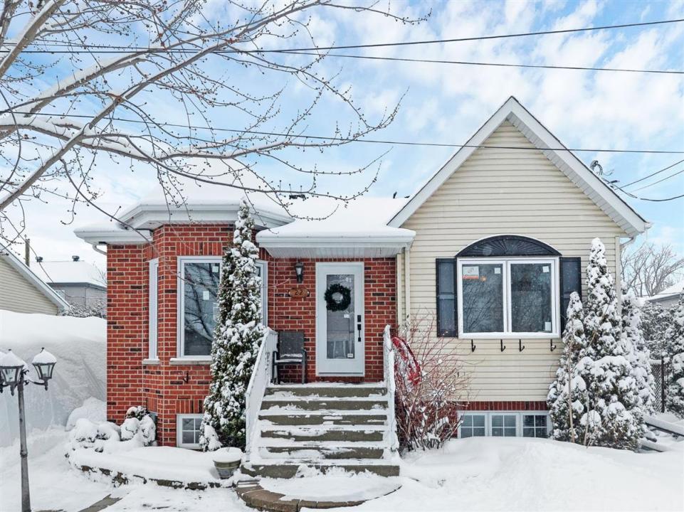 22 37e Avenue, Sainte-Marthe-sur-le-Lac, كيبيك J0N 1P0, كندا