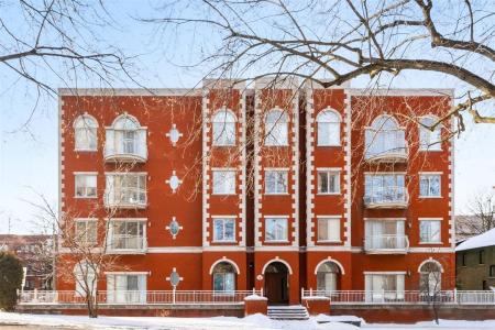 8  Rue Dufferin, Hampstead, Quebec H3X 2X6, Canadá