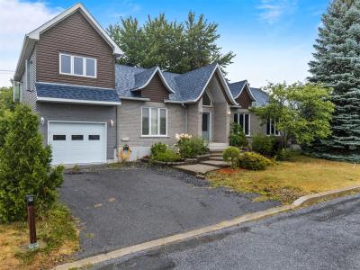 1270  Rue Cayouette, Saint-Hyacinthe, ケベック J2T 4T7, カナダ