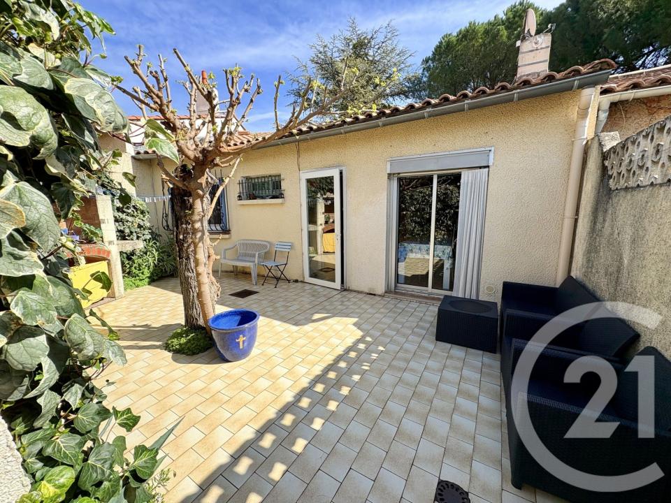 Nimes, Languedoc-Roussillon 30900, France