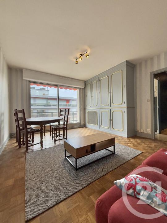 Moulins, Auvergne 03000, France