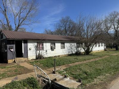 436 Walnut St., Piémont, Missouri 63957, États-Unis