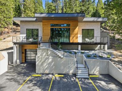 7175 Yosemite Park Way, Yosemite West, California 95389, USA