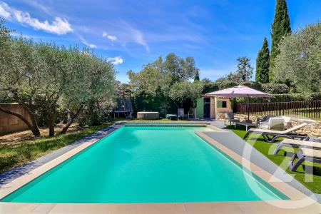 Sommieres, Languedoc-Roussillon 30250, France