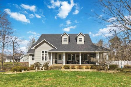 398 Carriage Lane, Jamestown, Kentucky 42629, USA