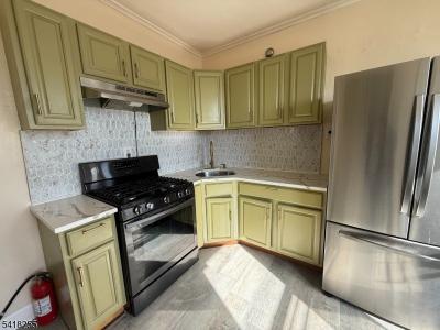 486 Stuyvesant Ave 2, Irvington Twp., New Jersey 07111-2046, USA