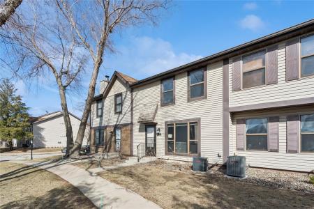 8630 Alpine Drive B, Urbandale, 愛荷華州 50322, 美國