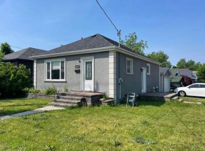 685 ARMOUR ROAD, Peterborough, Ontario K9H 1Z5, Canadá