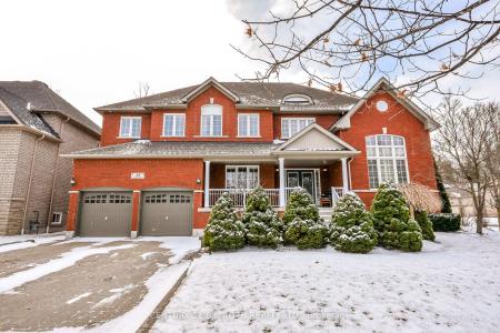 38 CAMELOT SQUARE, Barrie, Ontario L4M 0C3, Canada