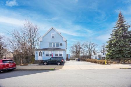 427 Crescent Avenue, Chelsea, Massachusetts 02150, USA