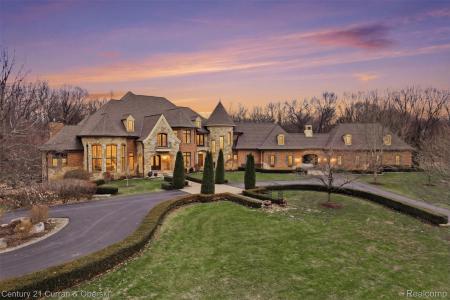 11479 Clyde Road, Hartland Township, Michigan 48430, USA