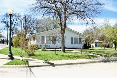 422 Smith Street, Grapevine, Texas 76051, USA