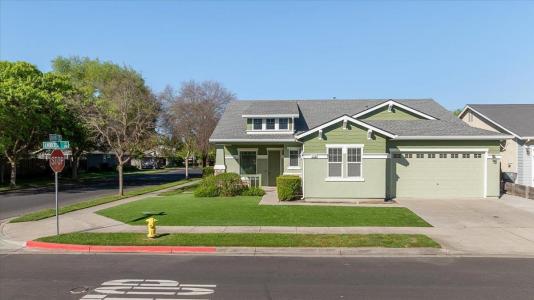 710 Almondcrest Street, Oakdale, California 95361, USA