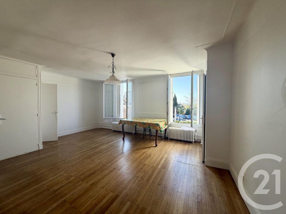 Le Raincy, Île-de-France 93340, France