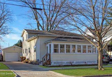 107 W Steel Street, St. Johns, Michigan 48879, USA