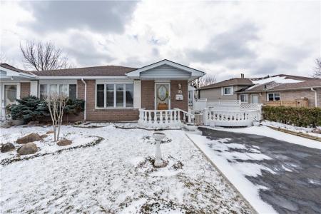 93 NICKOLAS CRESCENT, Cambridge, Ontario N3C 3L7, Canada