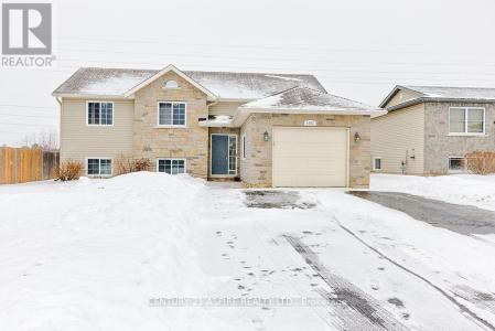 1042 RIVERSTONE TRAIL, Petawawa, Ontario K8H 0B3, Canada