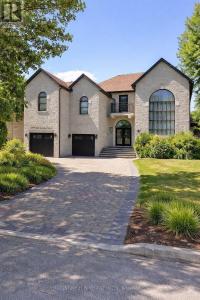 126 OLD SURREY LANE, Richmond Hill (south Richvale), Ontario L4C 8S6, Canada