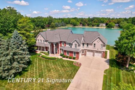 11372 Lake Circle, Saginaw, Michigan 48609, USA