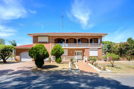 11 Fairway Court, East Bunbury, WA 6230, Australia