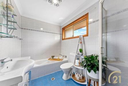 2/1 Wilde Street, Carramar, NSW 2163, Australia