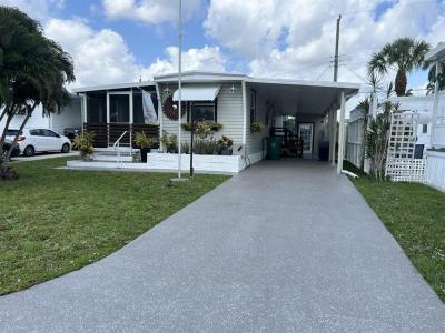 8661 SW 18th Place, Davie, Florida 33324, USA