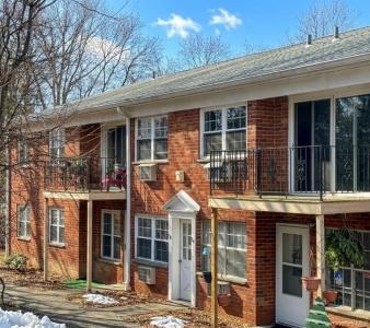 6 Colonial Road, Unit #80, Beacon, New York 12508, USA