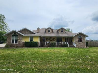 202 W Santee, Wheaton, Missouri 64874, USA