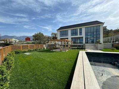 Lundër, Tirana, Albania