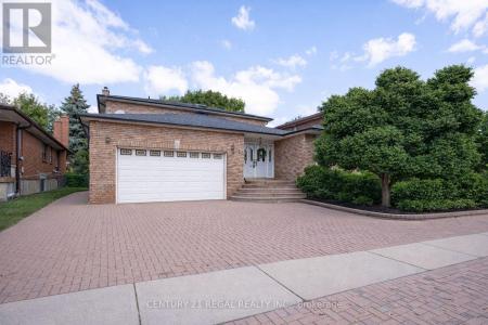 52 RANEE AVENUE, Toronto (englemount-lawrence), Ontario M6A 1M9, Canada