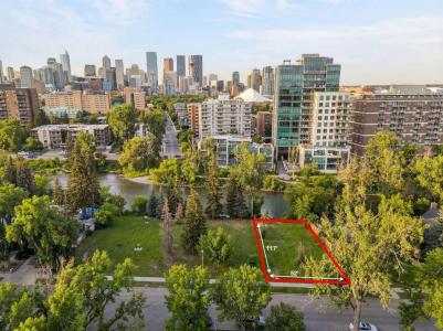 112 ROXBORO ROAD SW, Calgary, Alberta T2S 0R3, Canada