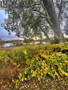 40 IVY CRESCENT, Paris, Ontario N3L 4A9, Canada