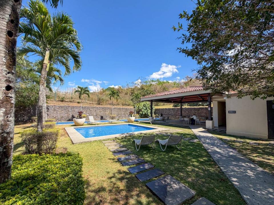 Condominio del Rio Apartamento 202, Brasil Colón Mora, San José 10906, Costa Rica