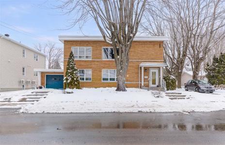 146-148  Rue St-Félix, Drummondville, Квебек J2C 1M9, Канада
